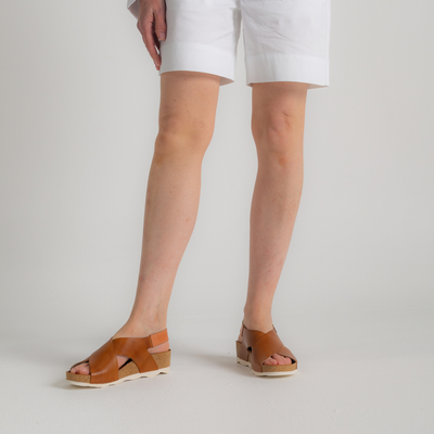 W9e-0912 Brandy Leather Sandals