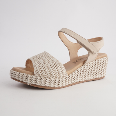 10561 Natural Leather Wedges