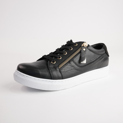 Eg520 Black Leather Sneakers