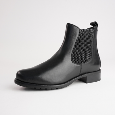 Chiara 02 Schwarz Leather Ankle Boots