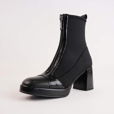 Hi243658 Black/ Neo Black Ankle Boots