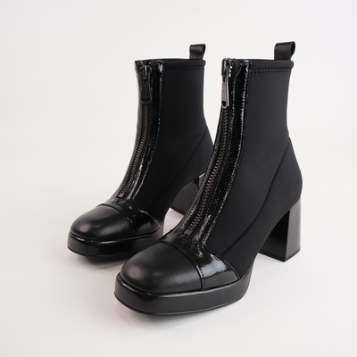 Hi243658 Black/ Neo Black Ankle Boots