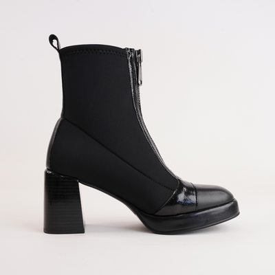 Hi243658 Black/ Neo Black Ankle Boots
