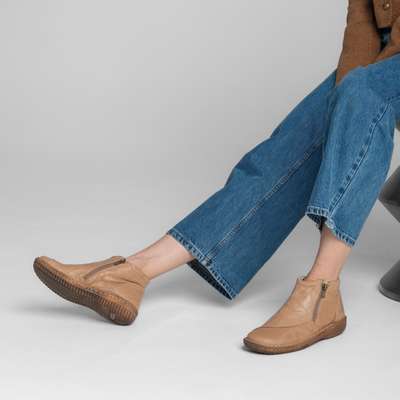 5250-27 Beige Leather Ankle Boots