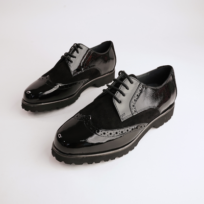 Meredith703 Black Patent/ Black Suede Leather Lace Up Flats