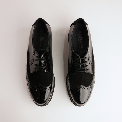 Meredith703 Black Patent/ Black Suede Leather Lace Up Flats