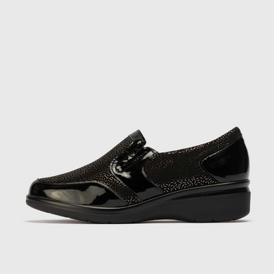 10020 Negro Leather Flats
