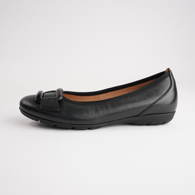 Gwenyth Black Leather Ballet Flats
