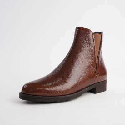 10182 Cuero Leather Ankle Boots