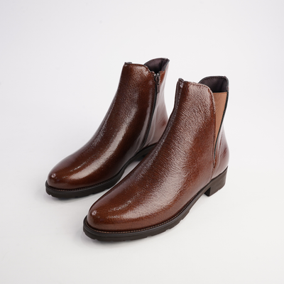 10182 Cuero Leather Ankle Boots