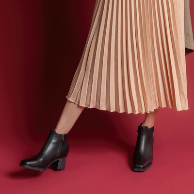 Loz Black Leather Ankle Boots