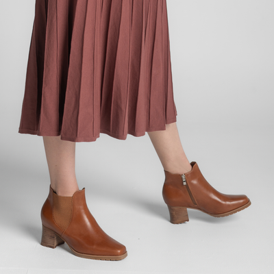 Loz Tan Leather Ankle Boots