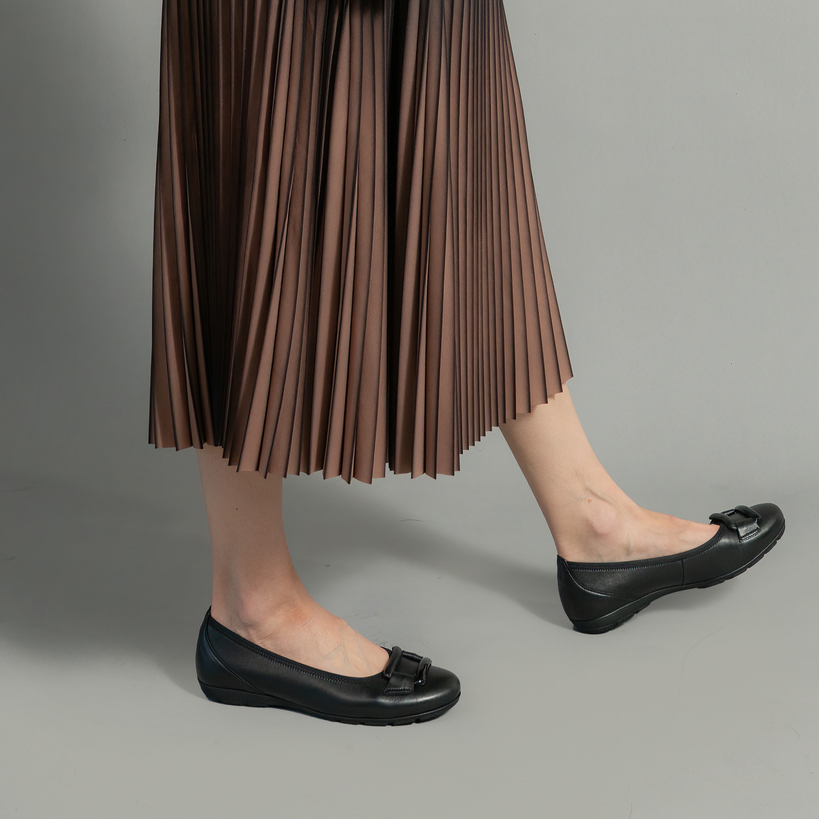 Gwenyth Black Leather Ballet Flats