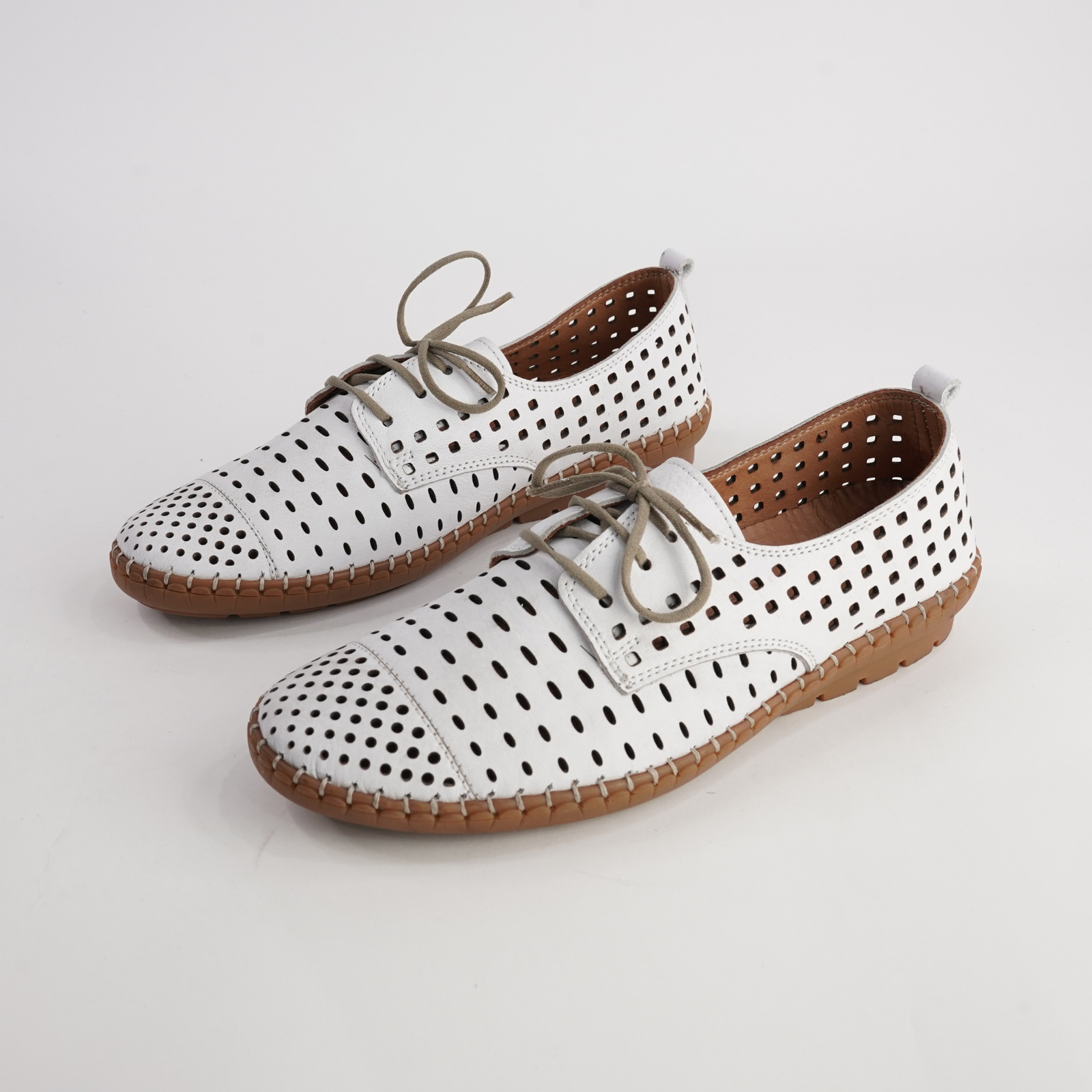 Kroon White Leather Lace Up Flats