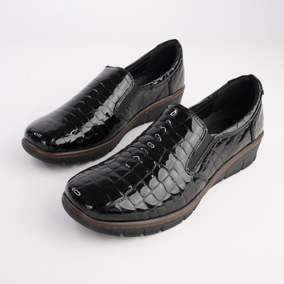CP314-22 Black Croc Leather Flats