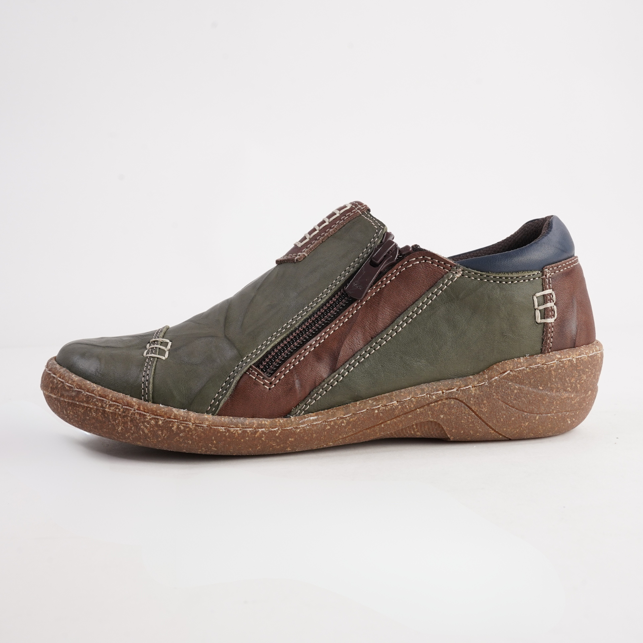7311-307 Khaki Leather Flats