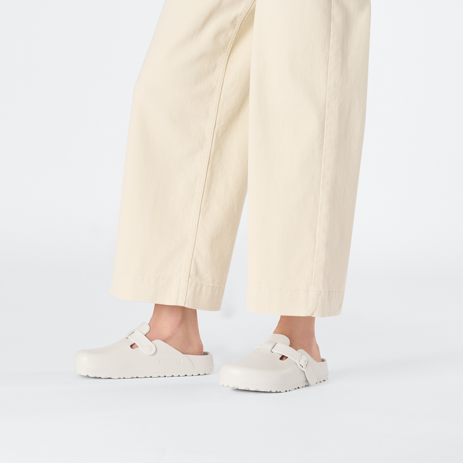 Boston Eva Eggshell Flats