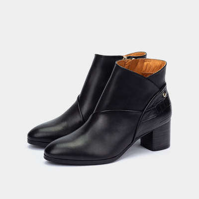 W1Z-8575C1 Black Leather Ankle Boots