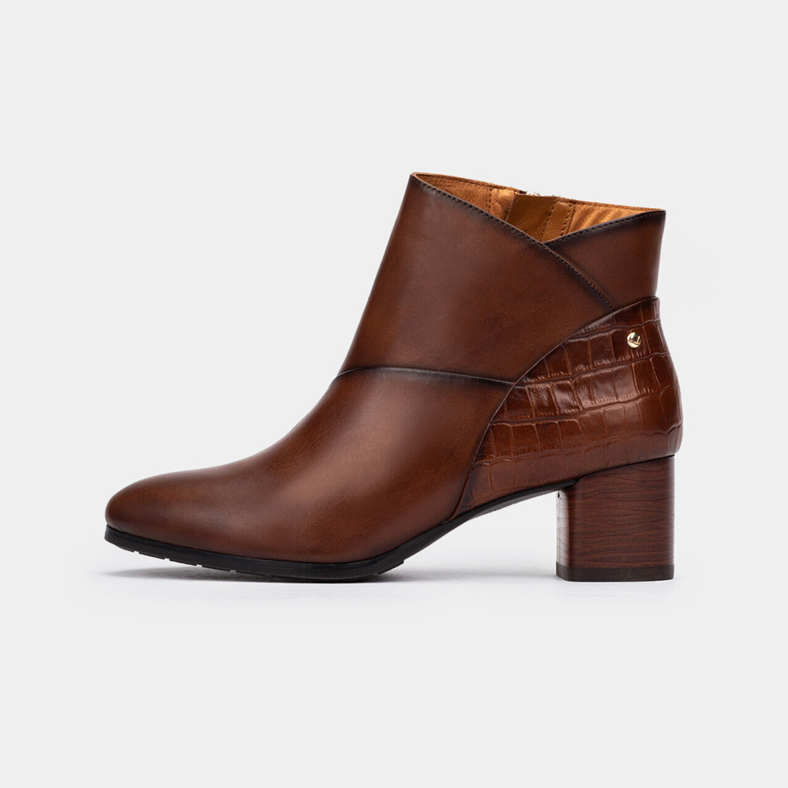 W1Z-8575C1 Cuero Leather Ankle Boots
