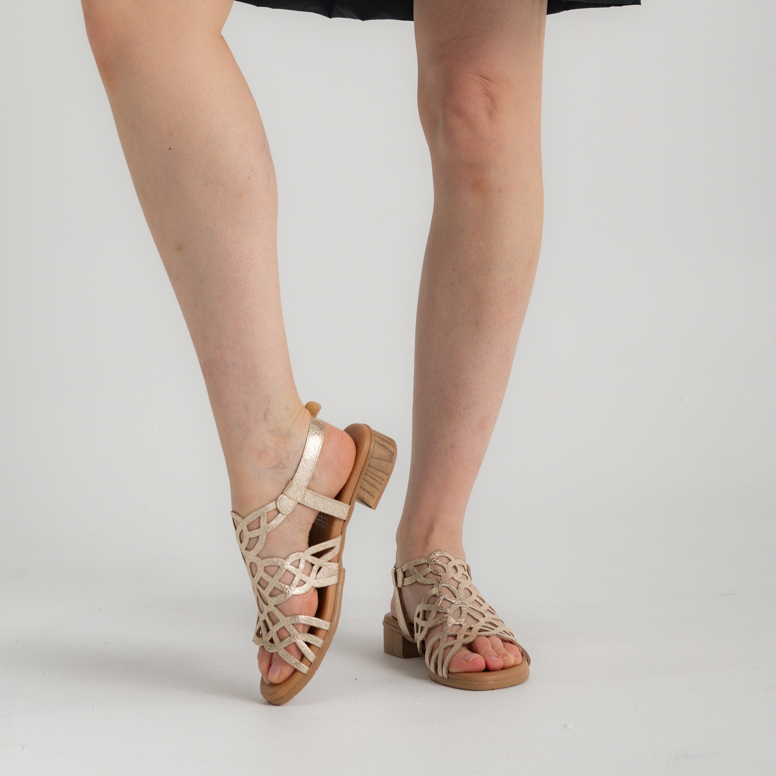 Hilite Champagne Leather Sandals