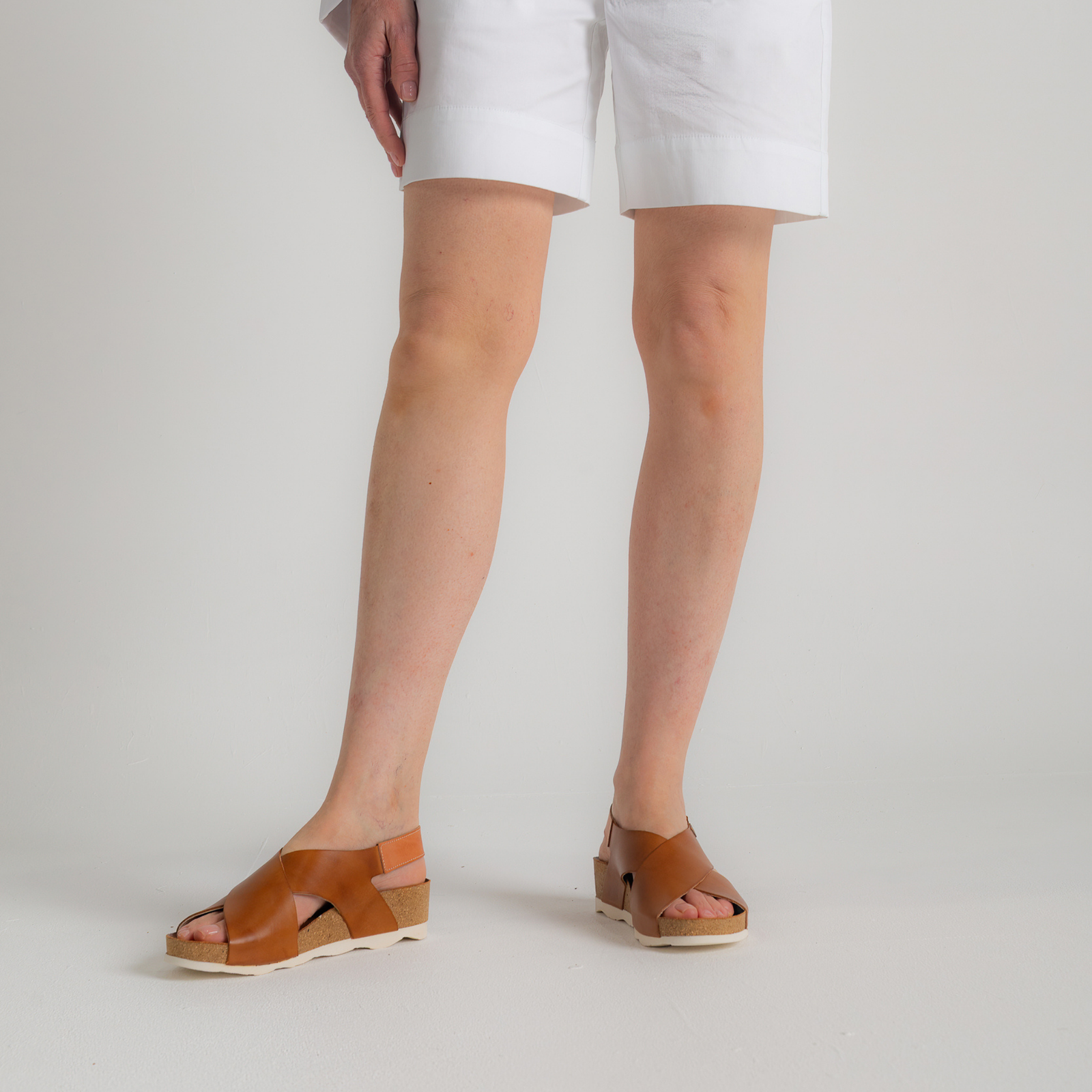 W9e-0912 Brandy Leather Sandals