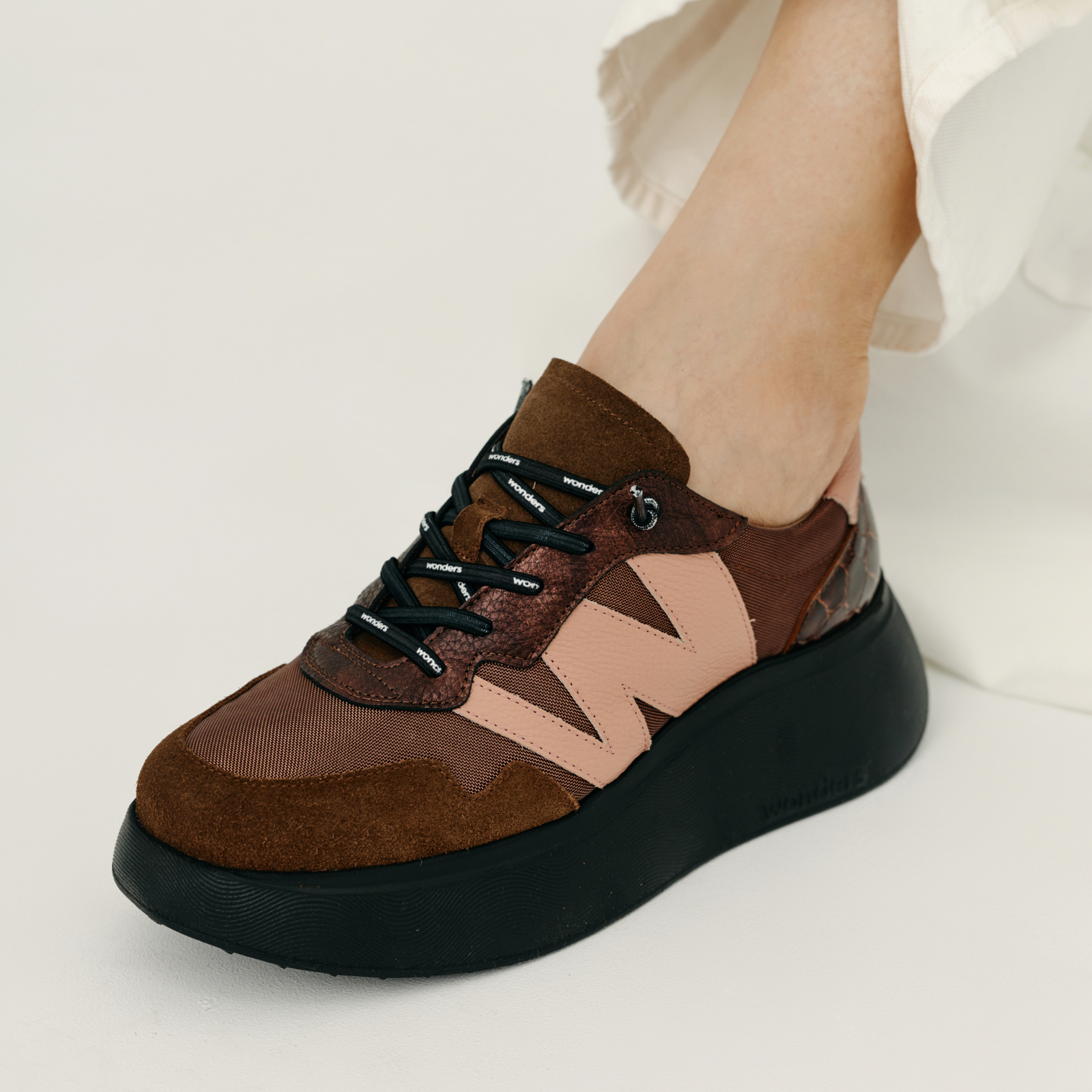 Ivy Combo Cognac Powder Leather Sneakers