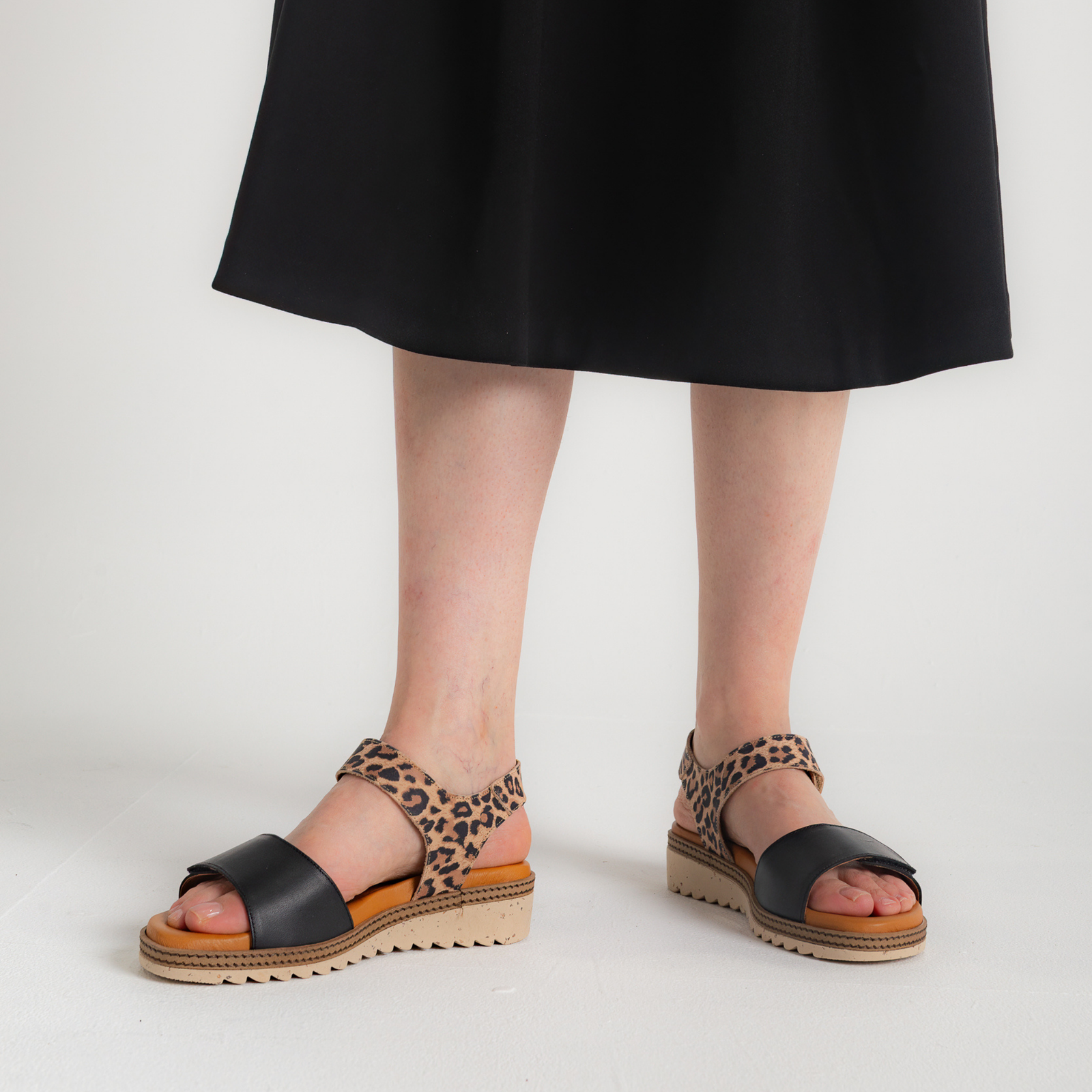 Lapel Negro/ Leopard Leather Sandals