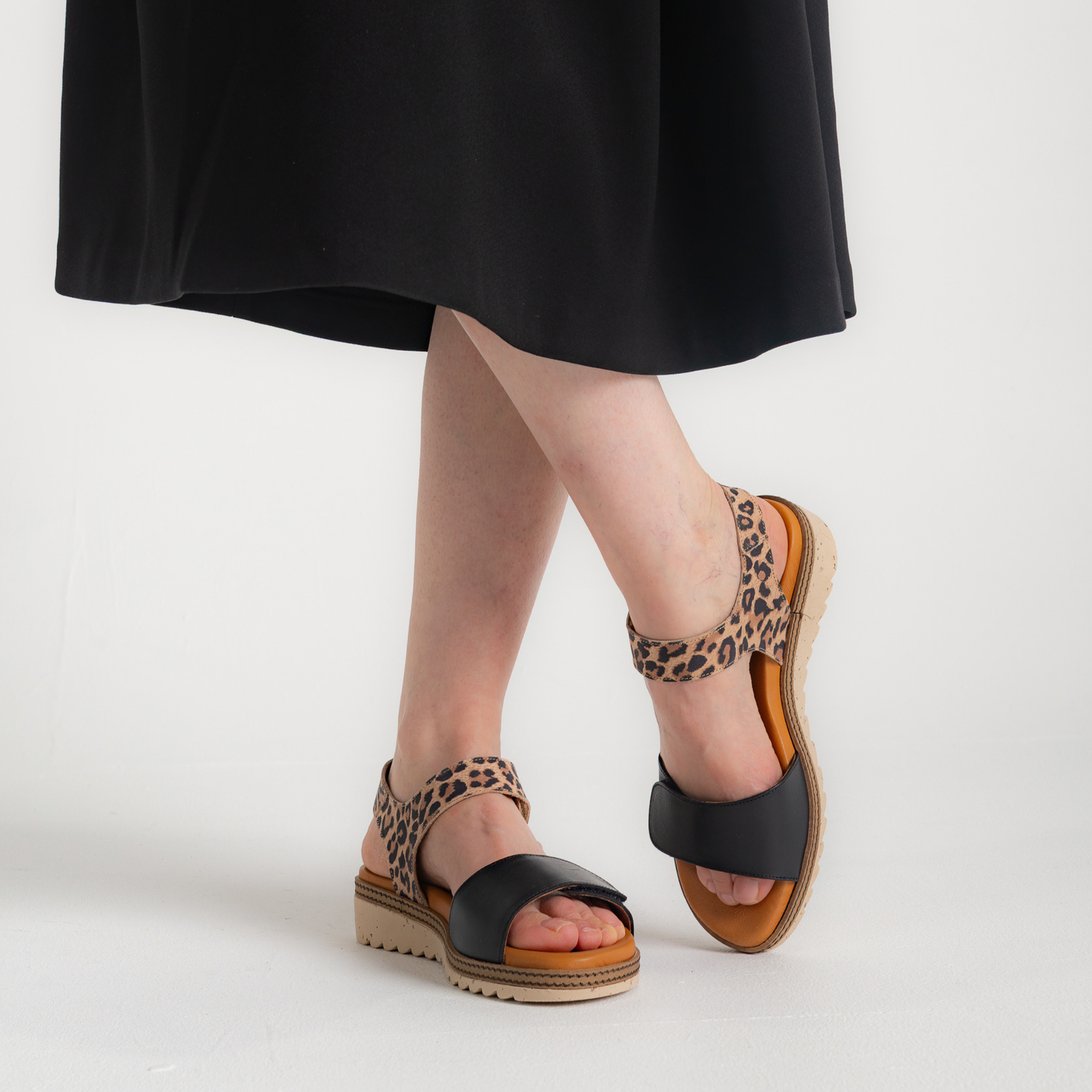 Lapel Negro/ Leopard Leather Sandals