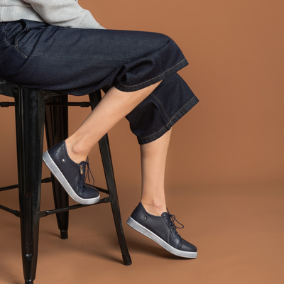 Eg18 Navy Leather Sneakers