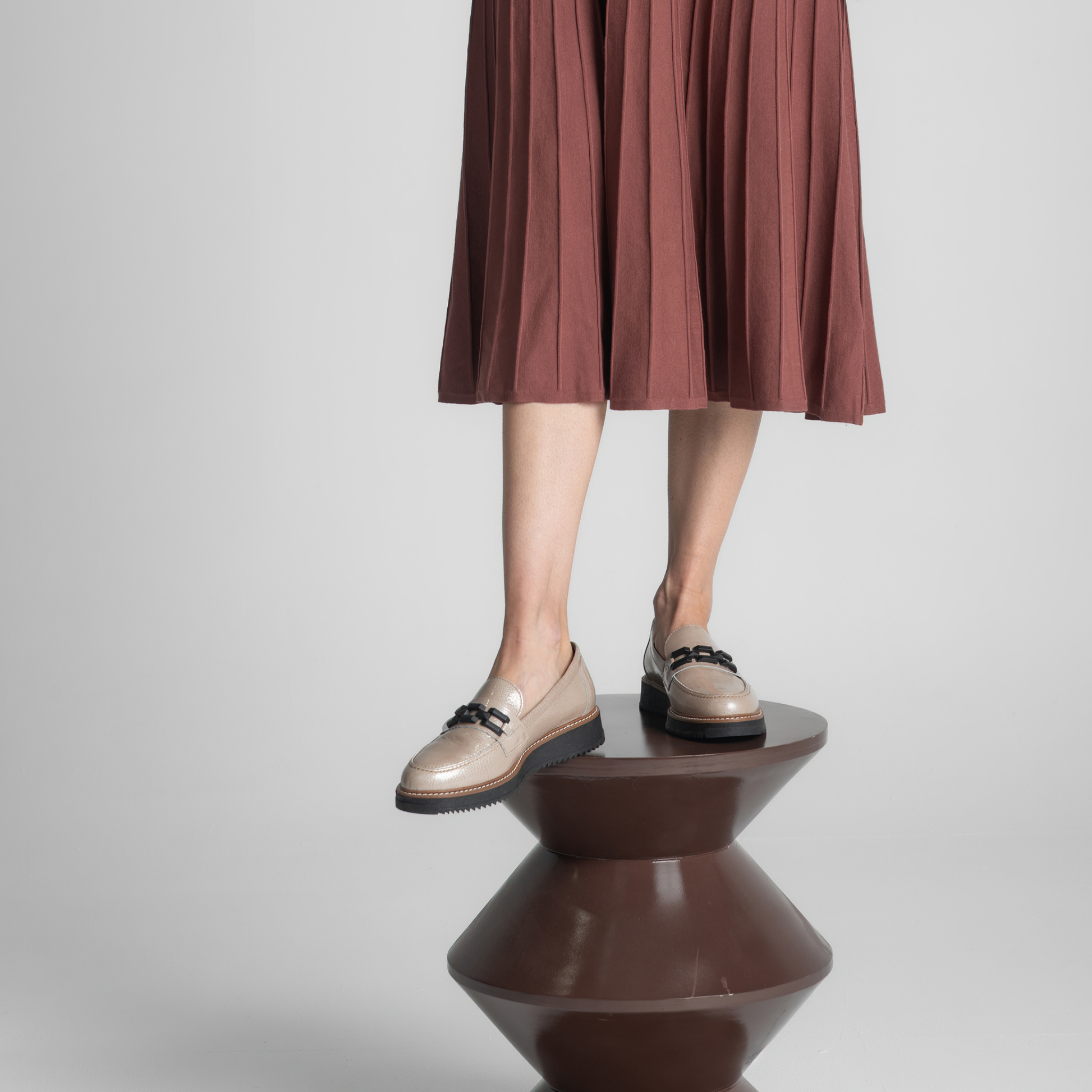 10070 Piedra Leather Loafers