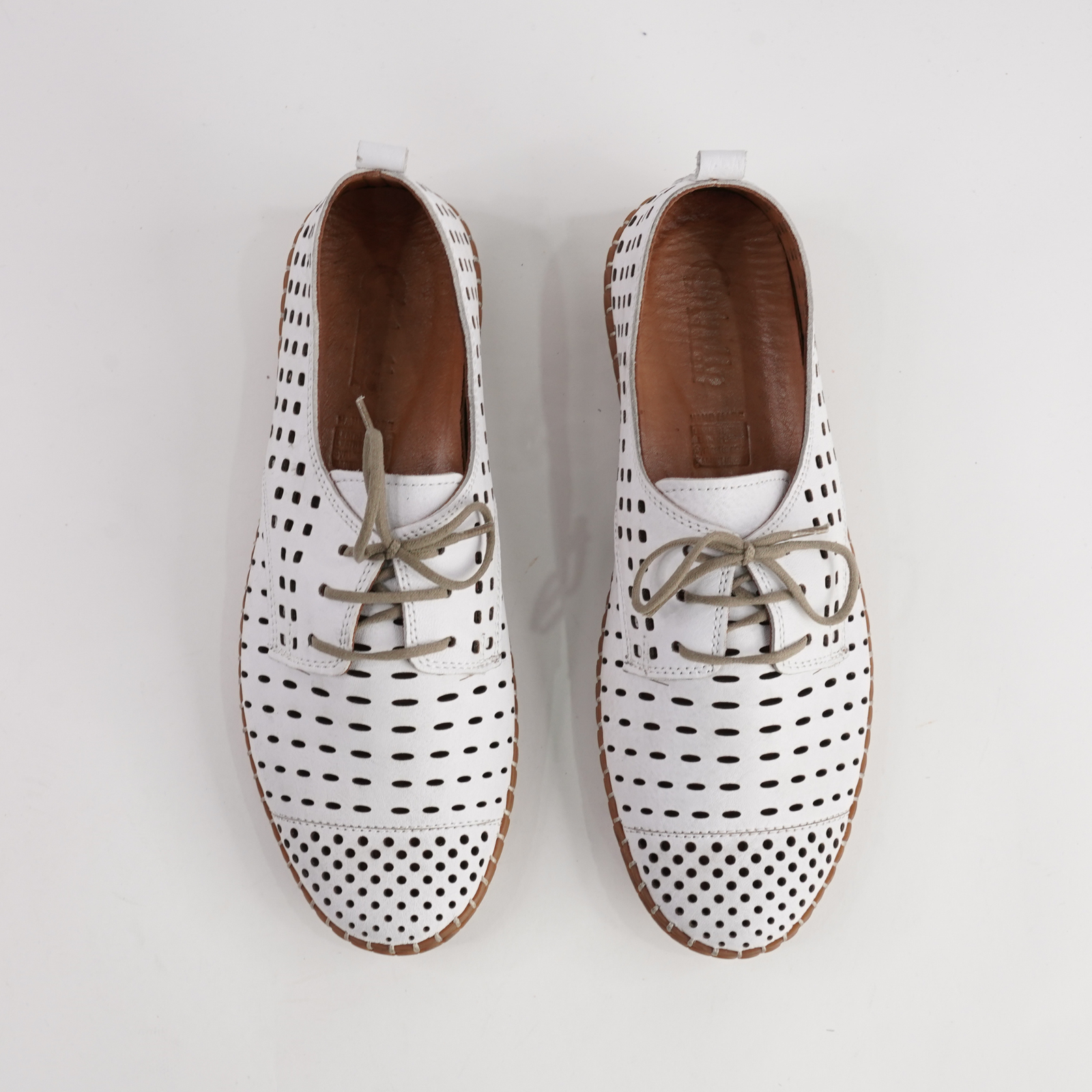 Kroon White Leather Lace Up Flats