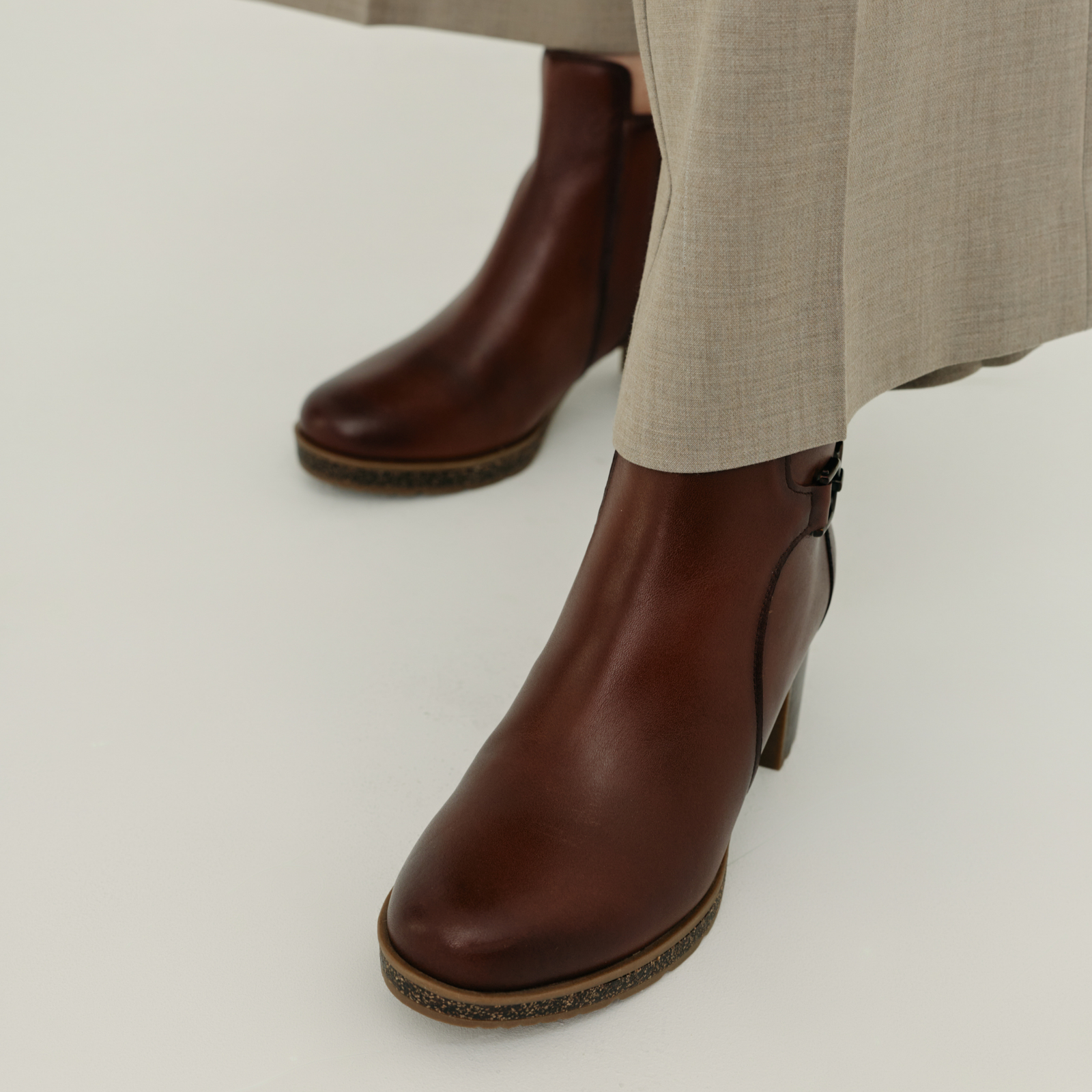 Gloria 04 Cognac Leather Ankle Boots