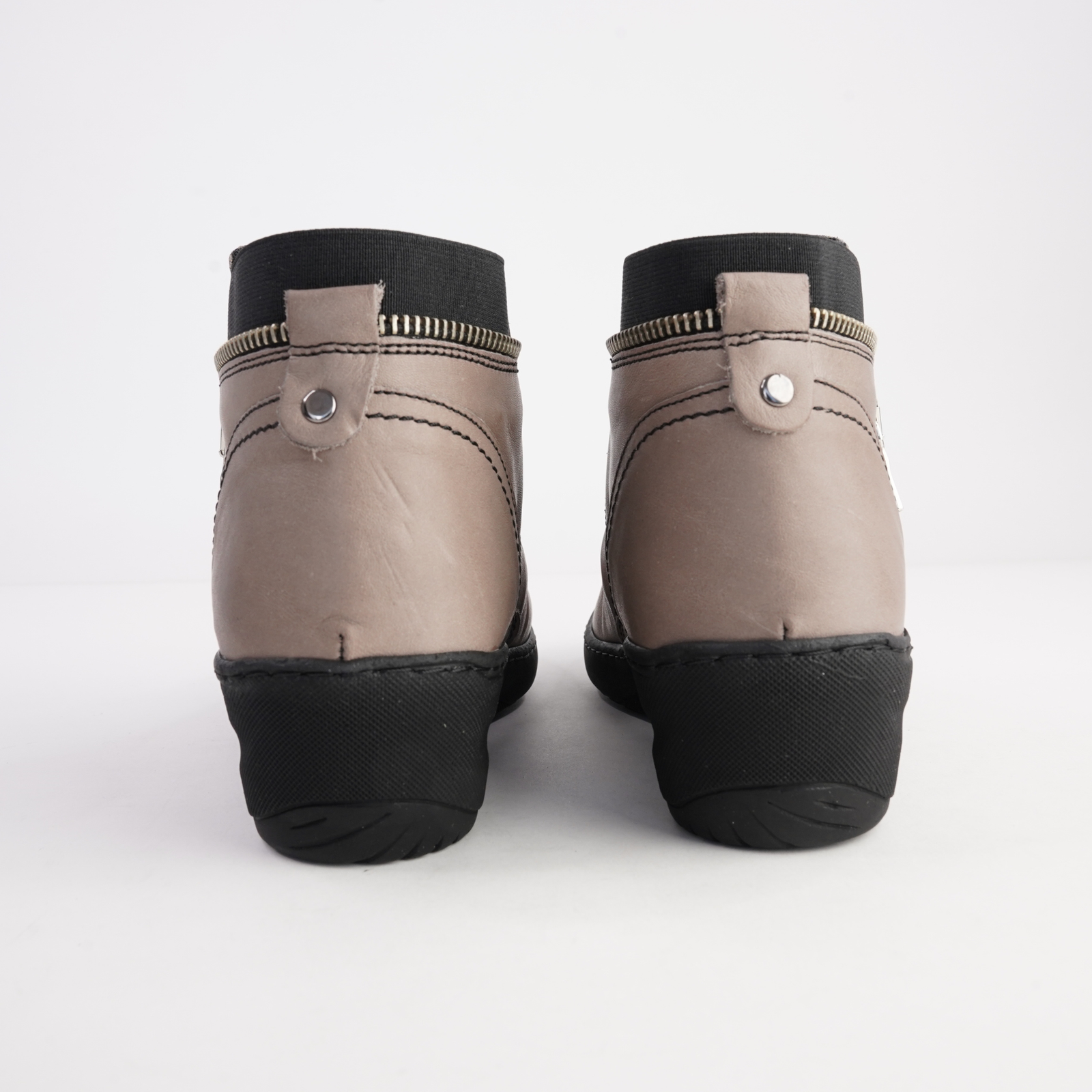 CP791-18 Taupe Leather Ankle Boots