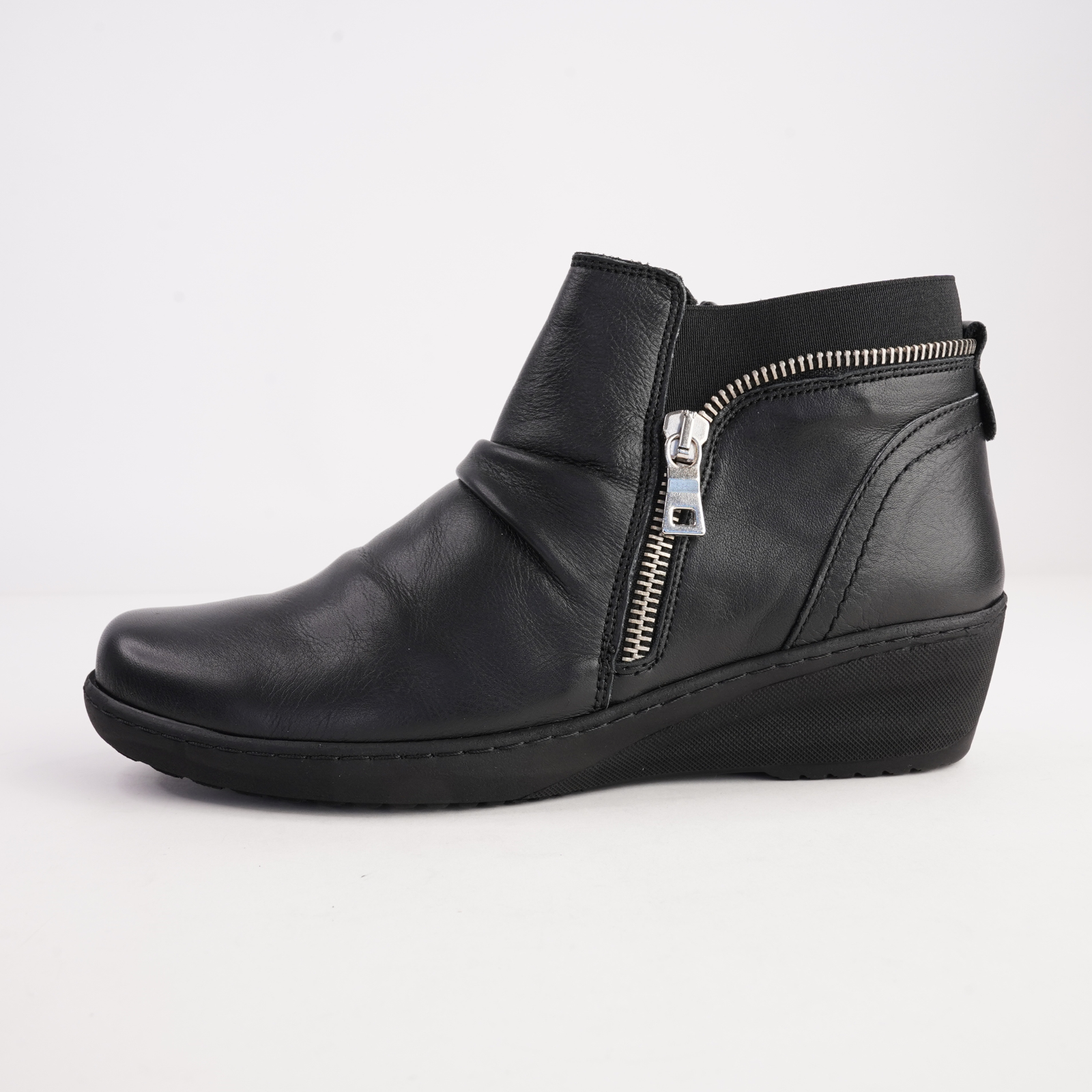 CP791-18 Black Leather Ankle Boots
