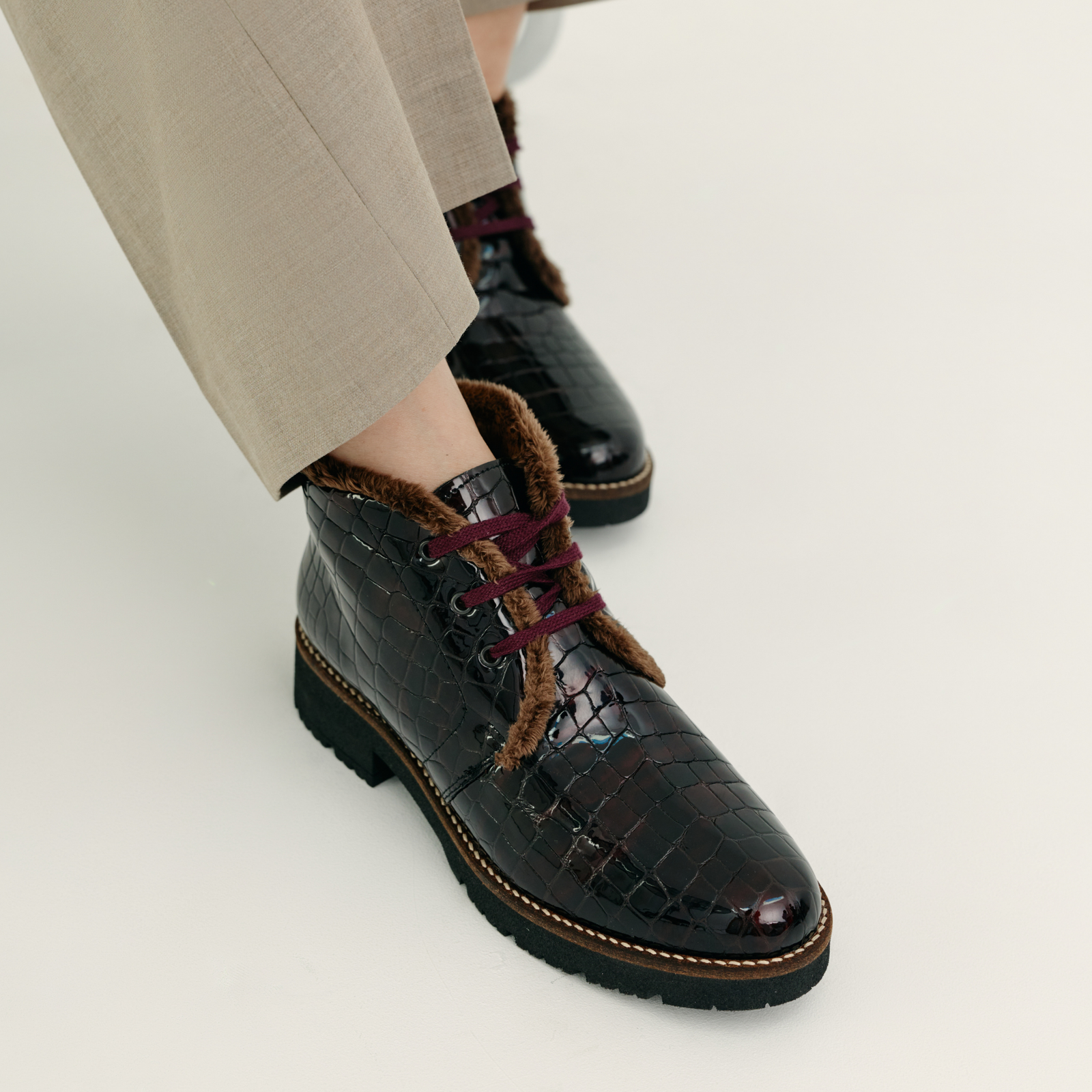 10773 Burdeos Patent Croc Leather Lace Up Boots