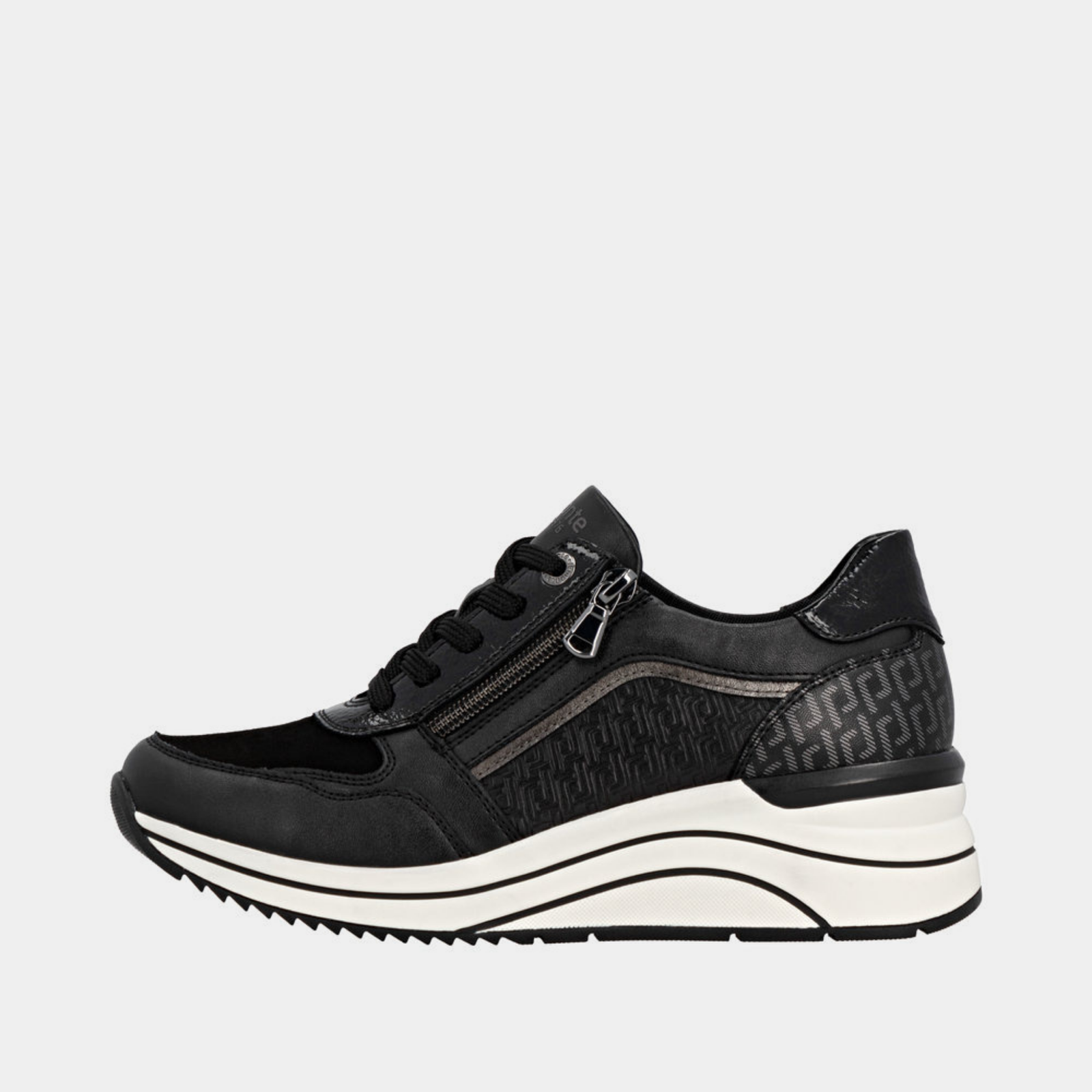 D0T16 Schwarz Leather Sneakers