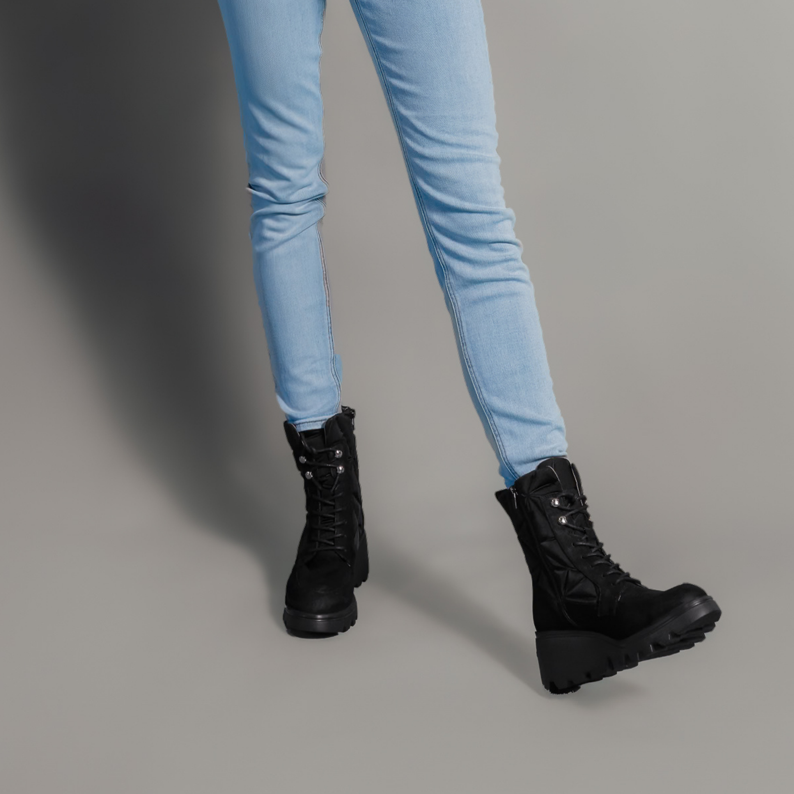 Eshy Black Leather Boots