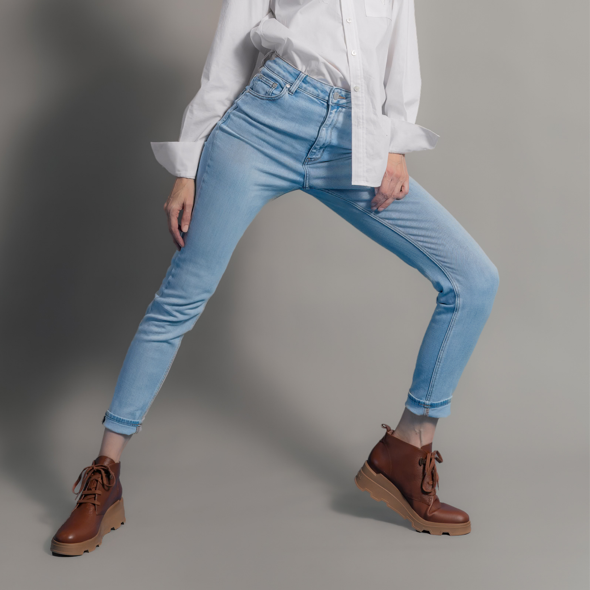 HI243715 Cuero Leather Ankle Boots