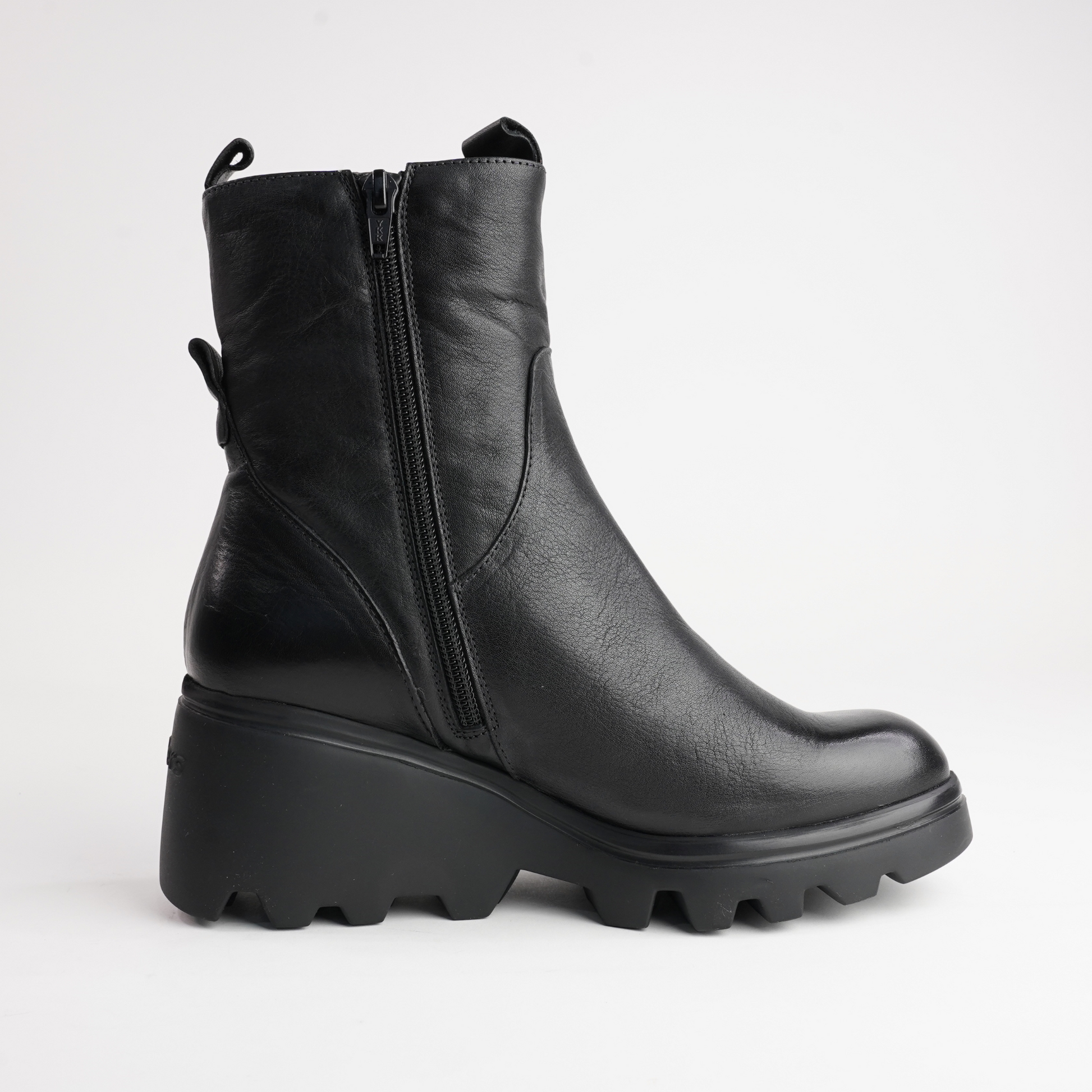 Est Black Leather Boots