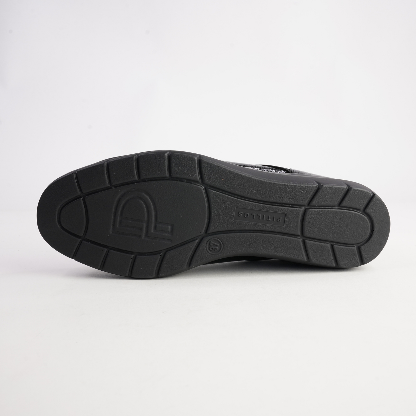 10733 Negro Patent Leather Flats