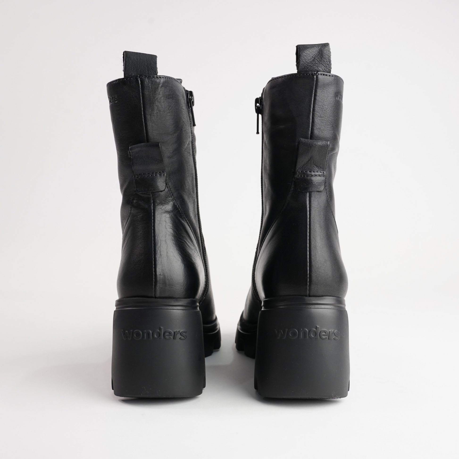 Est Black Leather Boots