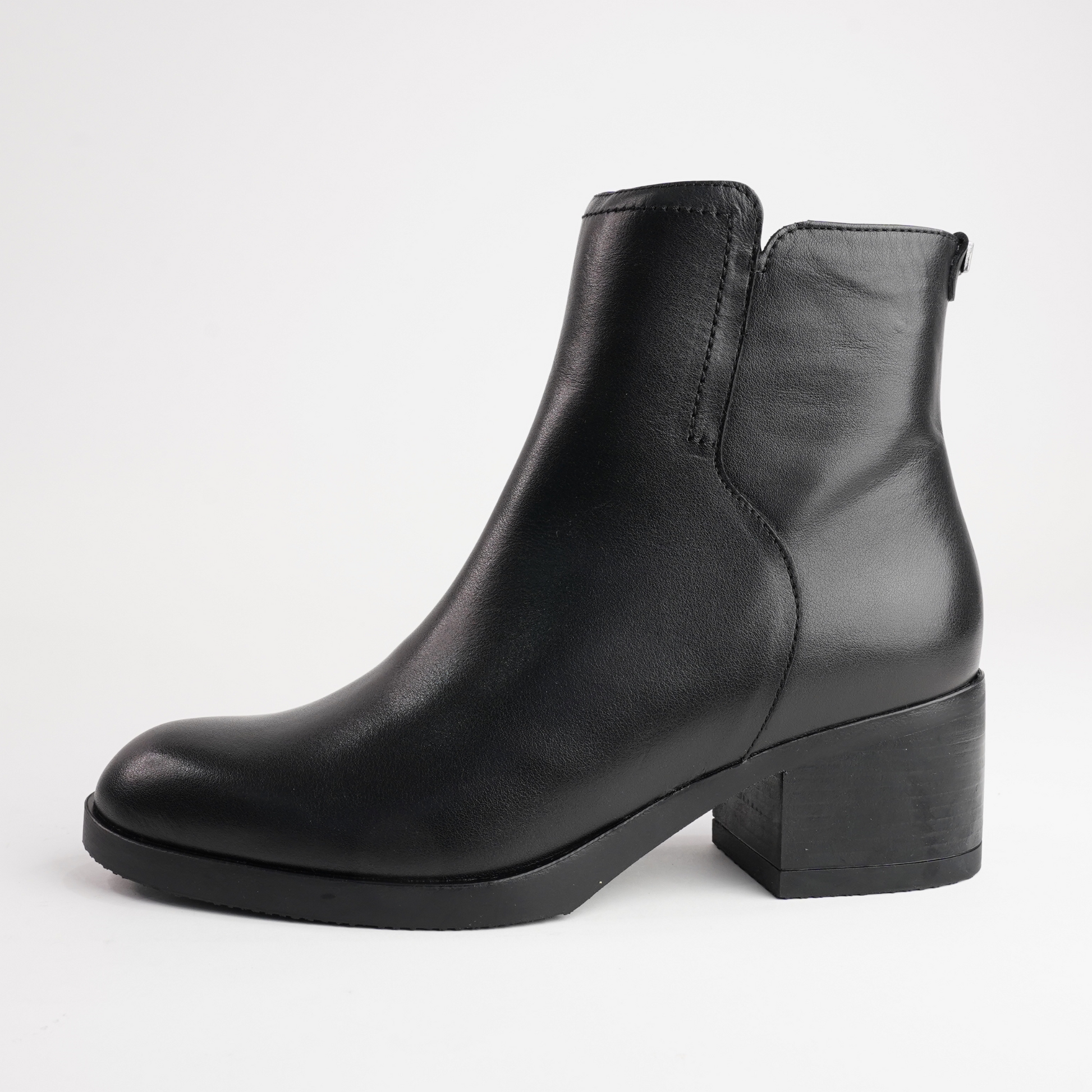 Euli Black Leather Ankle Boots