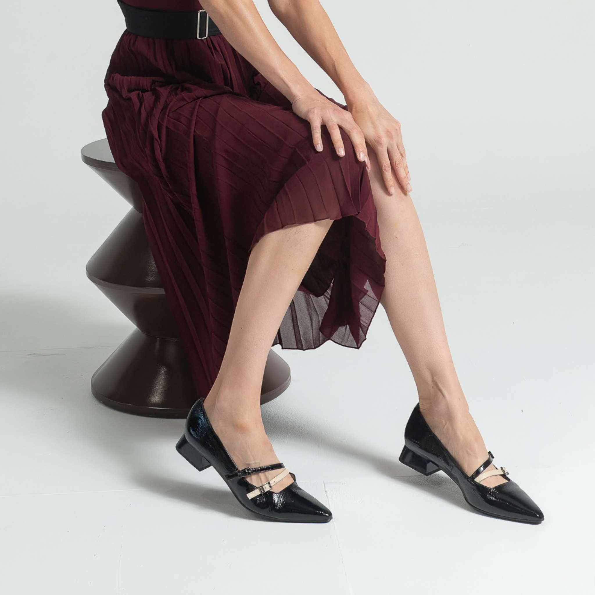 BHI243567 Black Patent/ Milk Patent Leather Flats