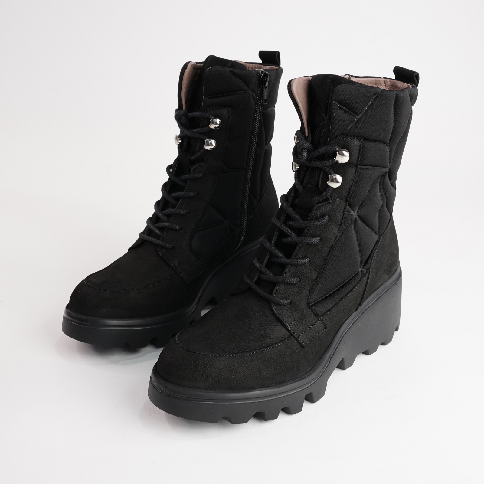 Eshy Black Leather Boots