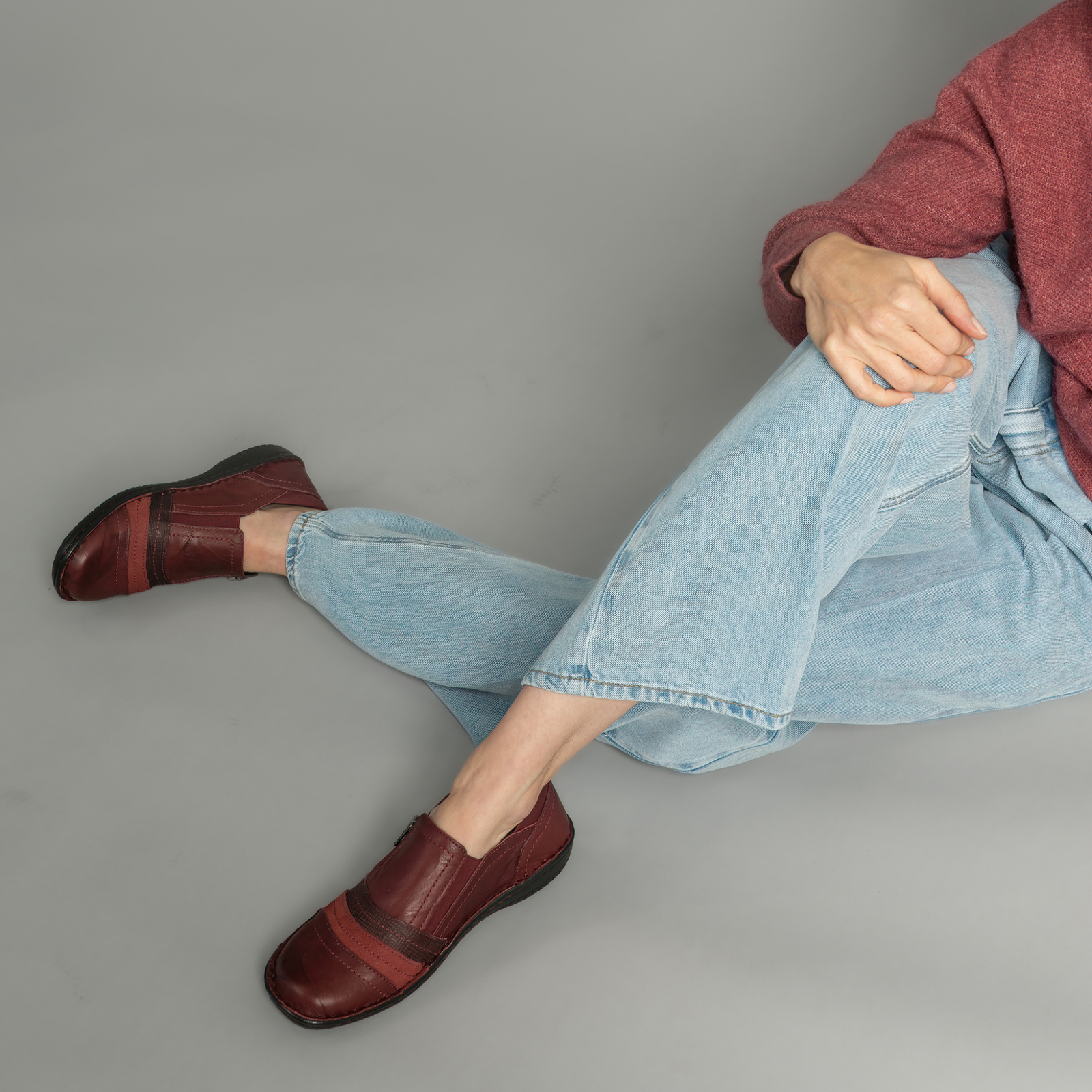 5849-27 Dark Burgundy Leather Flats