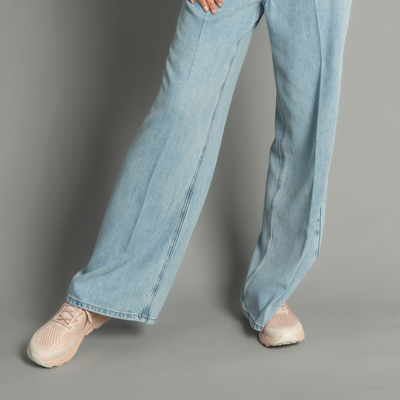 Antora 4 Pink Salt Sneakers