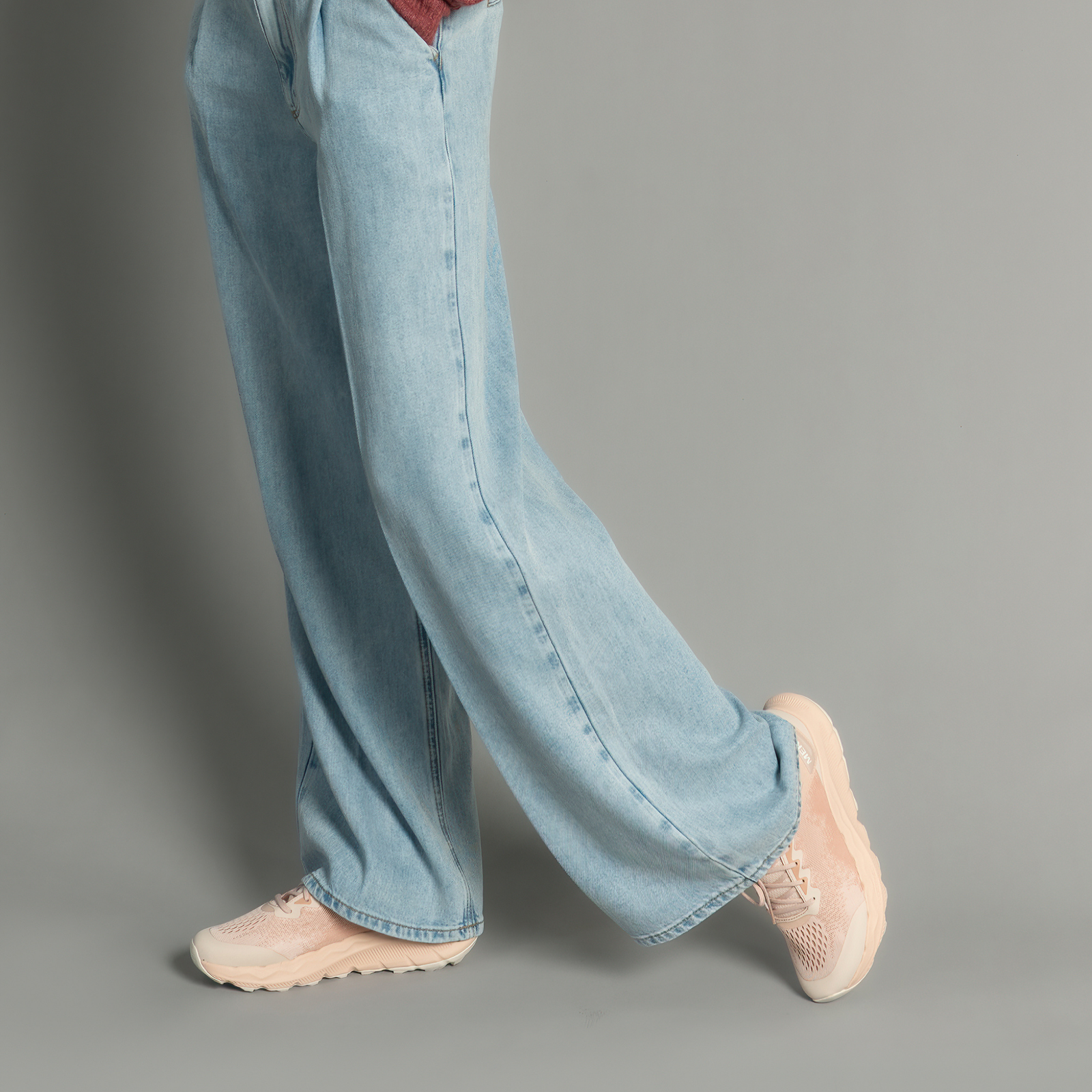 Antora 4 Pink Salt Sneakers