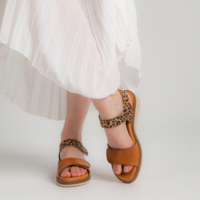 Lapel Cuero/ Leopard Leather Sandals