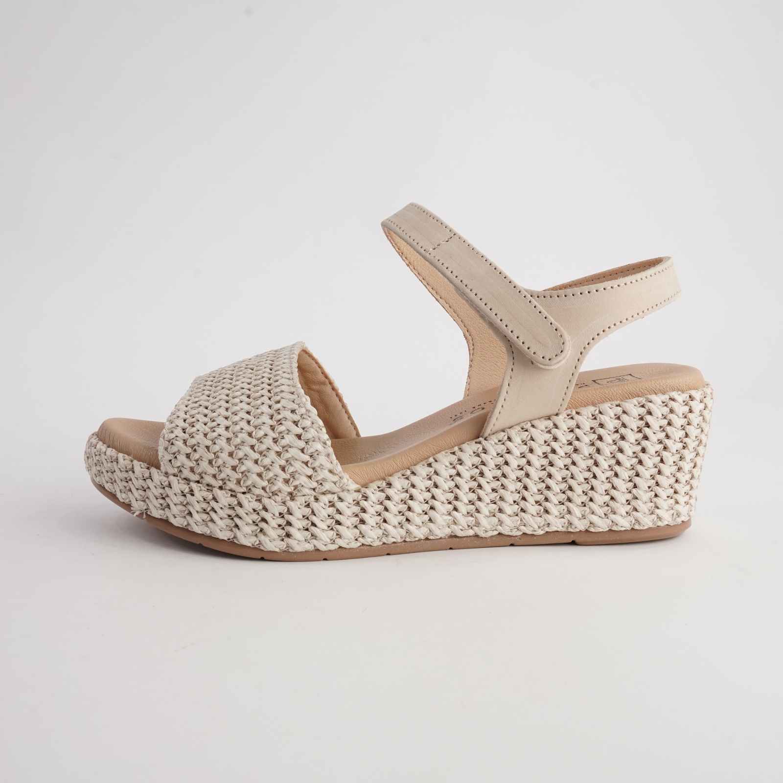 10561 Natural Leather Wedges