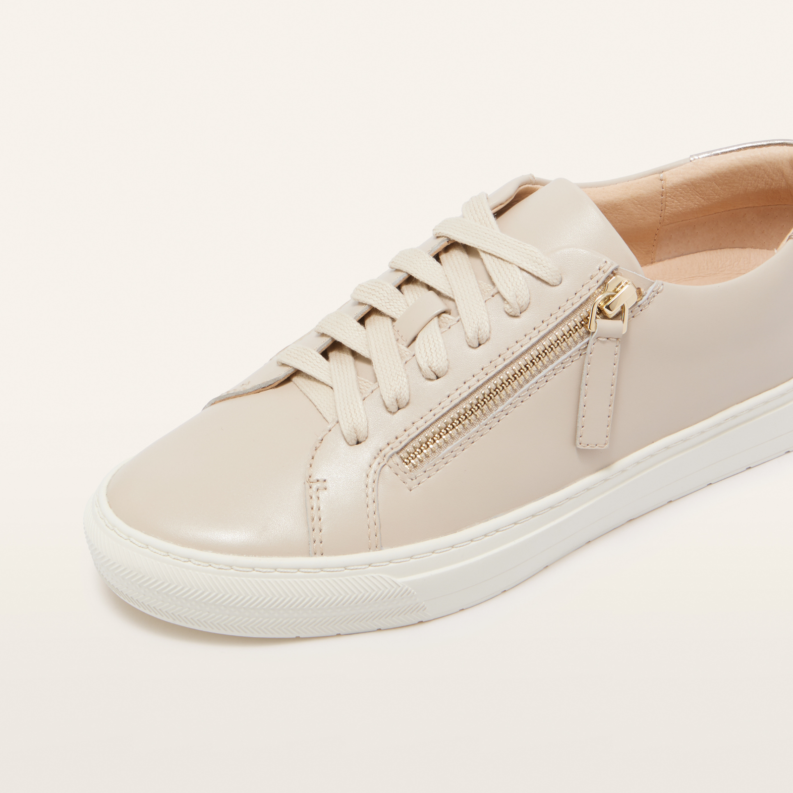 Billie Ecru Leather Sneakers